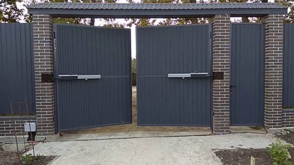 golden gates swing gate